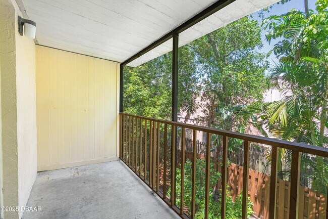 Building Photo - 144 S Halifax Ave