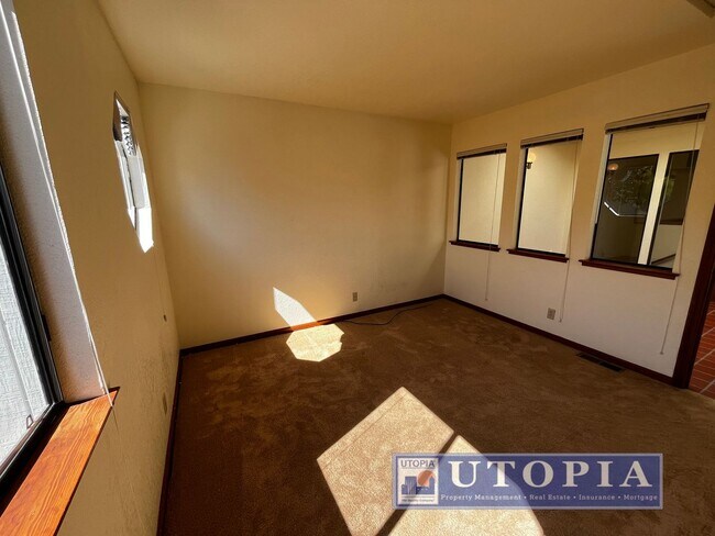 Building Photo - Charming Santa Cruz Townhouse: 3 Beds, 2.5 Baths with Private Patio, Spacious Layout, and Prime L...