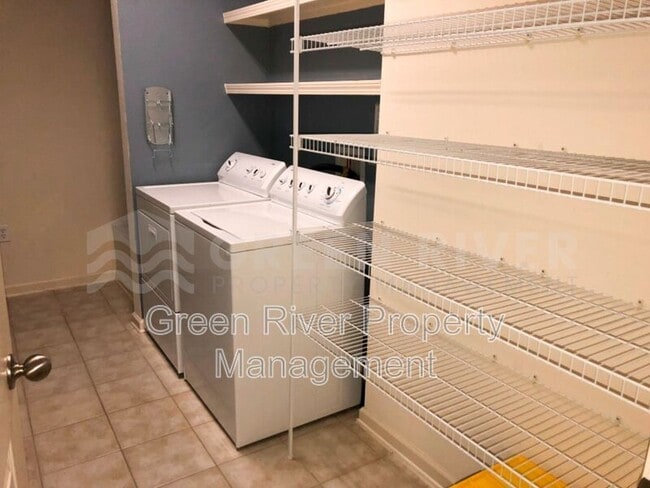 Building Photo - 5663 Greenland Rd