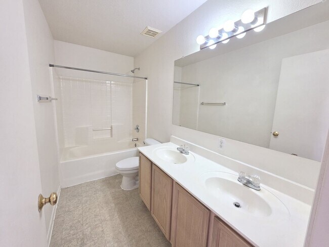 Building Photo - 30469 N Plantation Dr