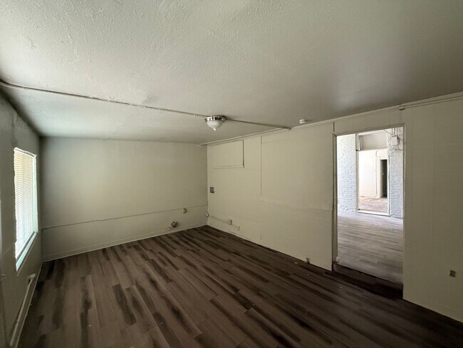 Building Photo - 1021 Myrtle Ave
