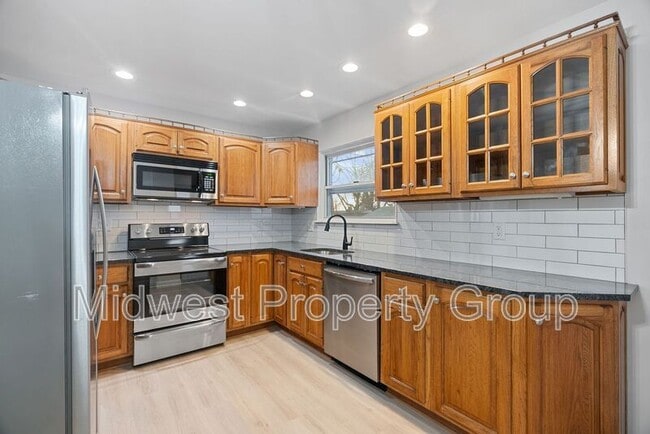 Building Photo - 3325 Hermoso Dr