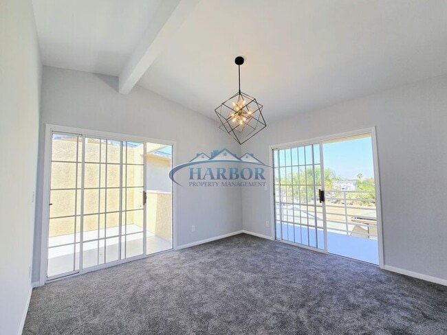 Building Photo - 855 W 2nd St