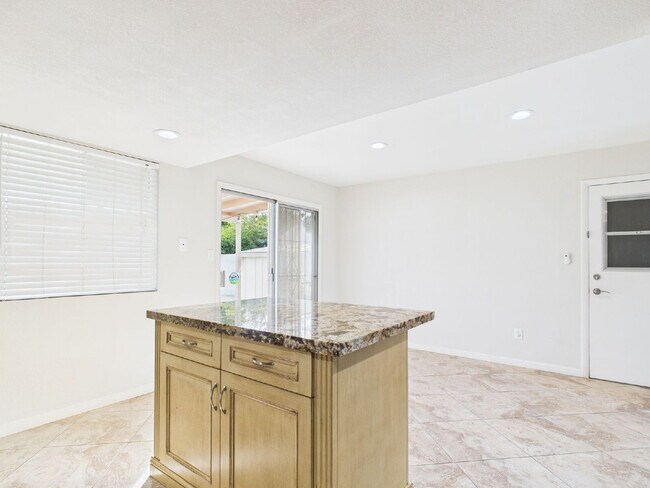 Building Photo - Desert Valley Estates Charm