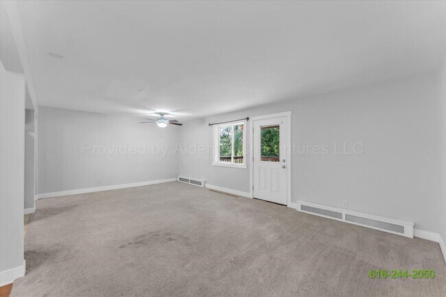 Building Photo - 3 Bedroom in Alto