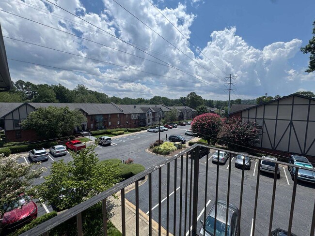 Building Photo - 6851 Roswell Rd NE