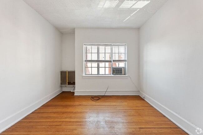 Interior Photo - Montrose and Montclair