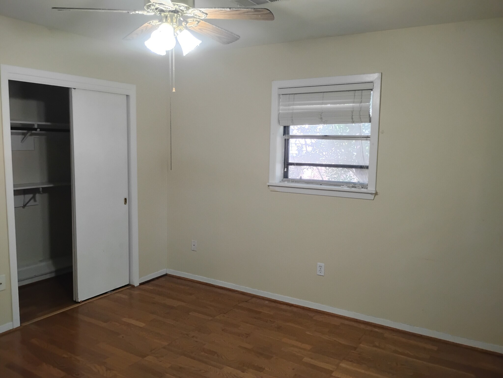 Kid's Bedroom 2 - 1106 Hillcrest Dr