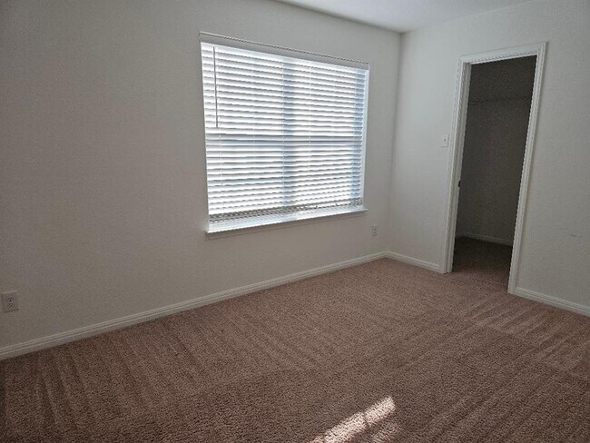 Building Photo - 18412 Speculator Ln