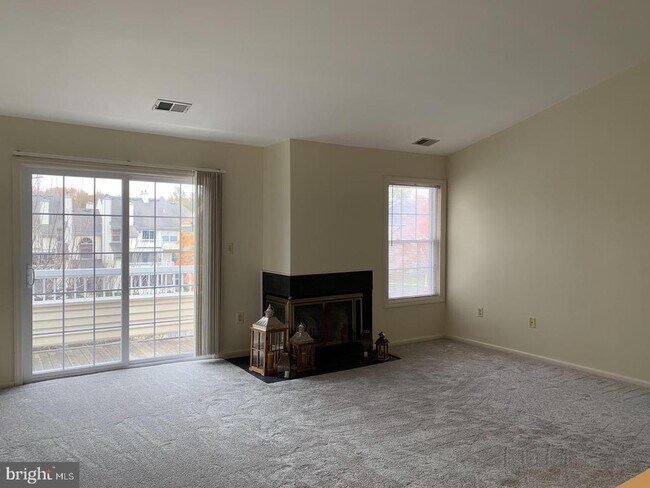 Building Photo - 106 Lassen Ct
