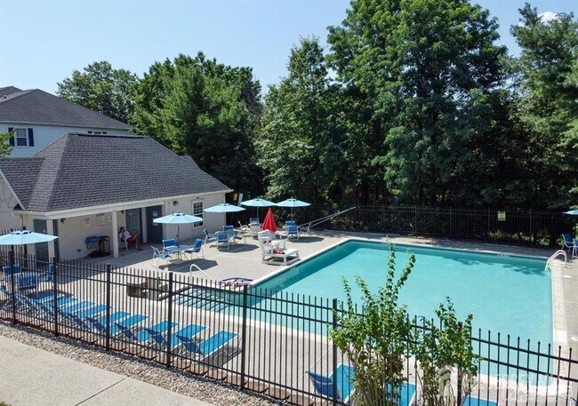 Building Photo - 1221 Waterford Dr