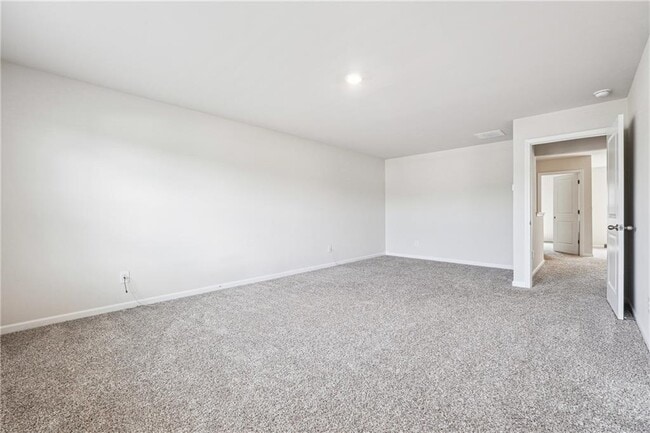 Building Photo - 446 Ravine Dr