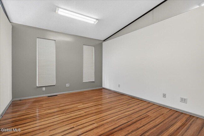 Building Photo - 54 Freemans Bridge Rd