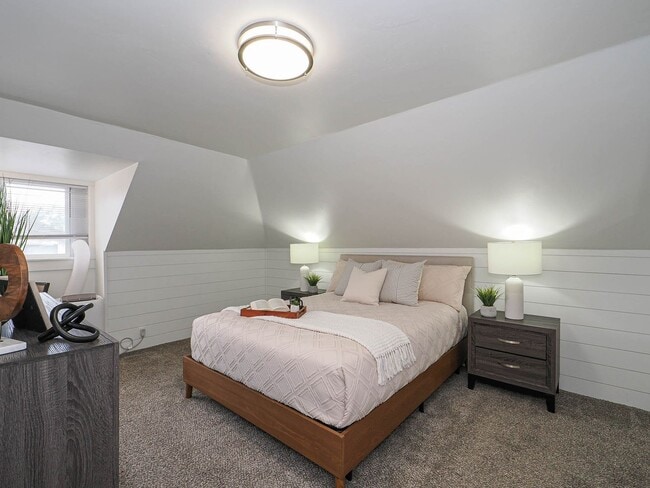 Building Photo - NEWLY REMODELED HISTORIC HOME IN DOWNTOWN ...