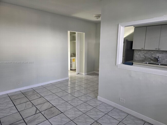 Building Photo - 71 NW 76th St