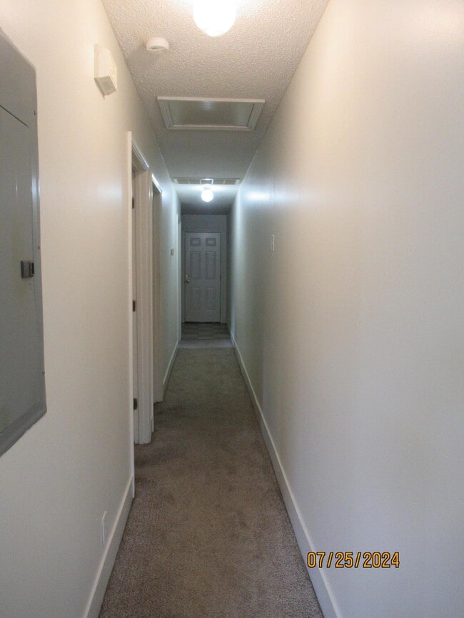 Building Photo - 970 Jessamine Trail