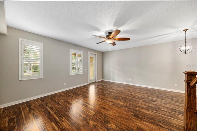 Building Photo - 1633 Napoli Dr W