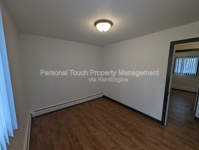 Building Photo - 541 2nd St N