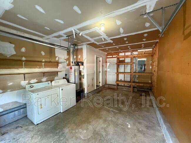 Building Photo - 2925 Golden Oak Ct