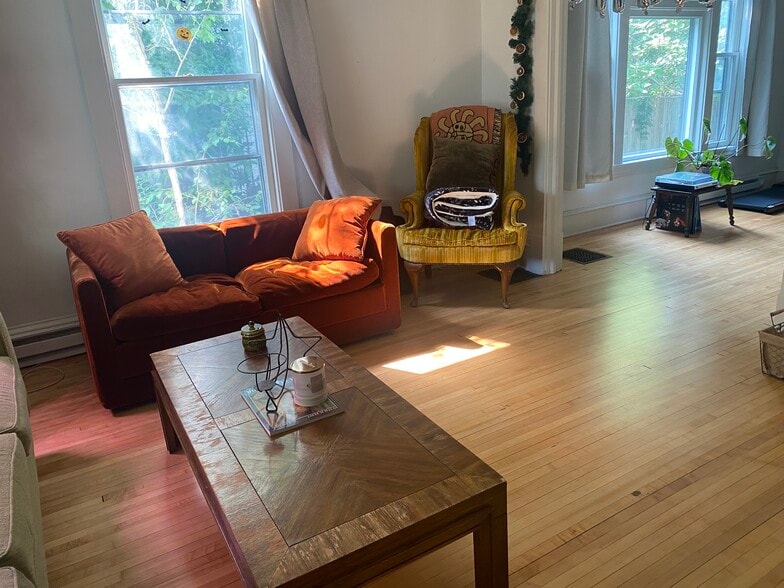 Living Room - 2117 Knapp Street