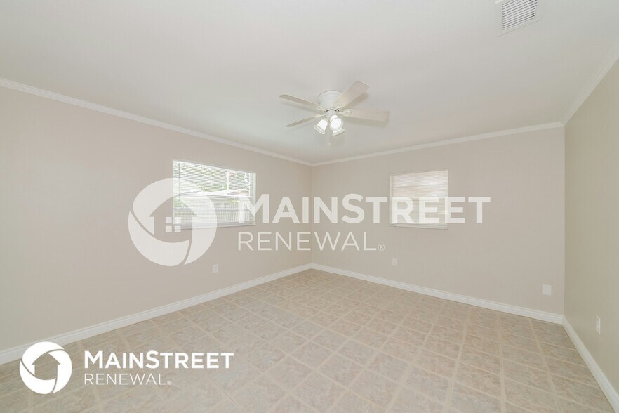 Building Photo - 820 65th Ave Dr W