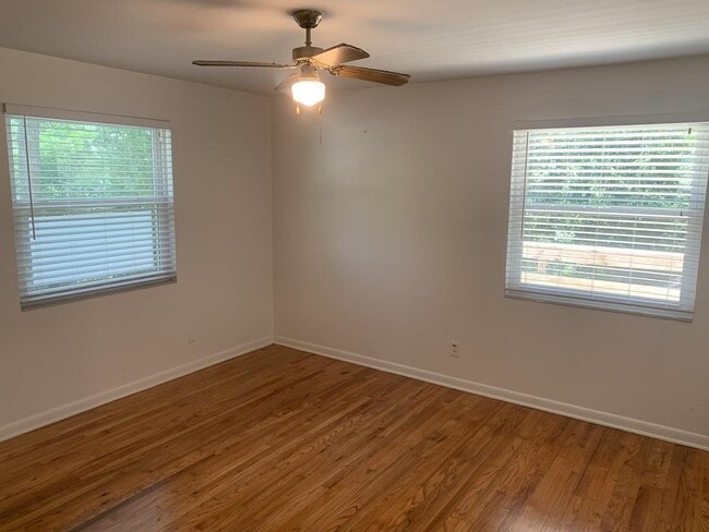 Building Photo - 2305 Domingo Dr