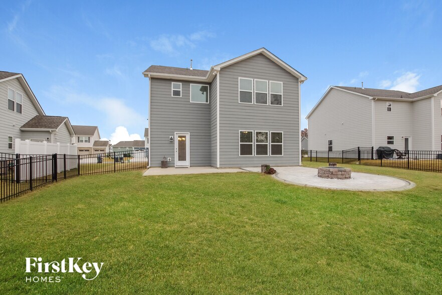 Building Photo - 4201 Bent Green Ln