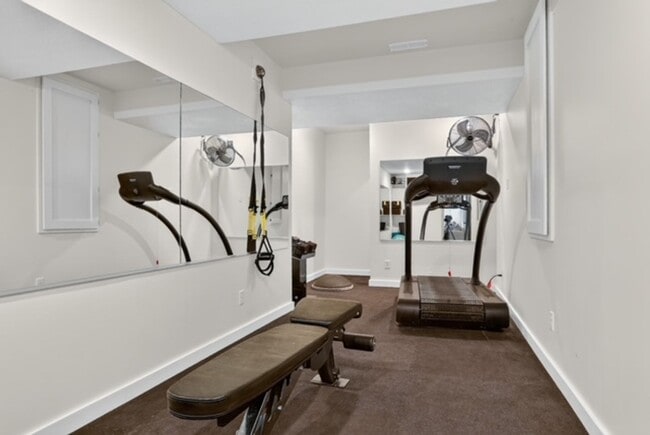 Building Photo - Luxury 5 Bed | 4.5 Bath Home | Flexible Leasing Options: 3+ Month & Long-Term Lease Options | Ful...