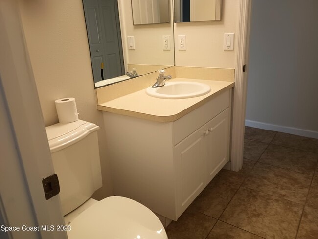 Building Photo - 1125 Luminary Cir