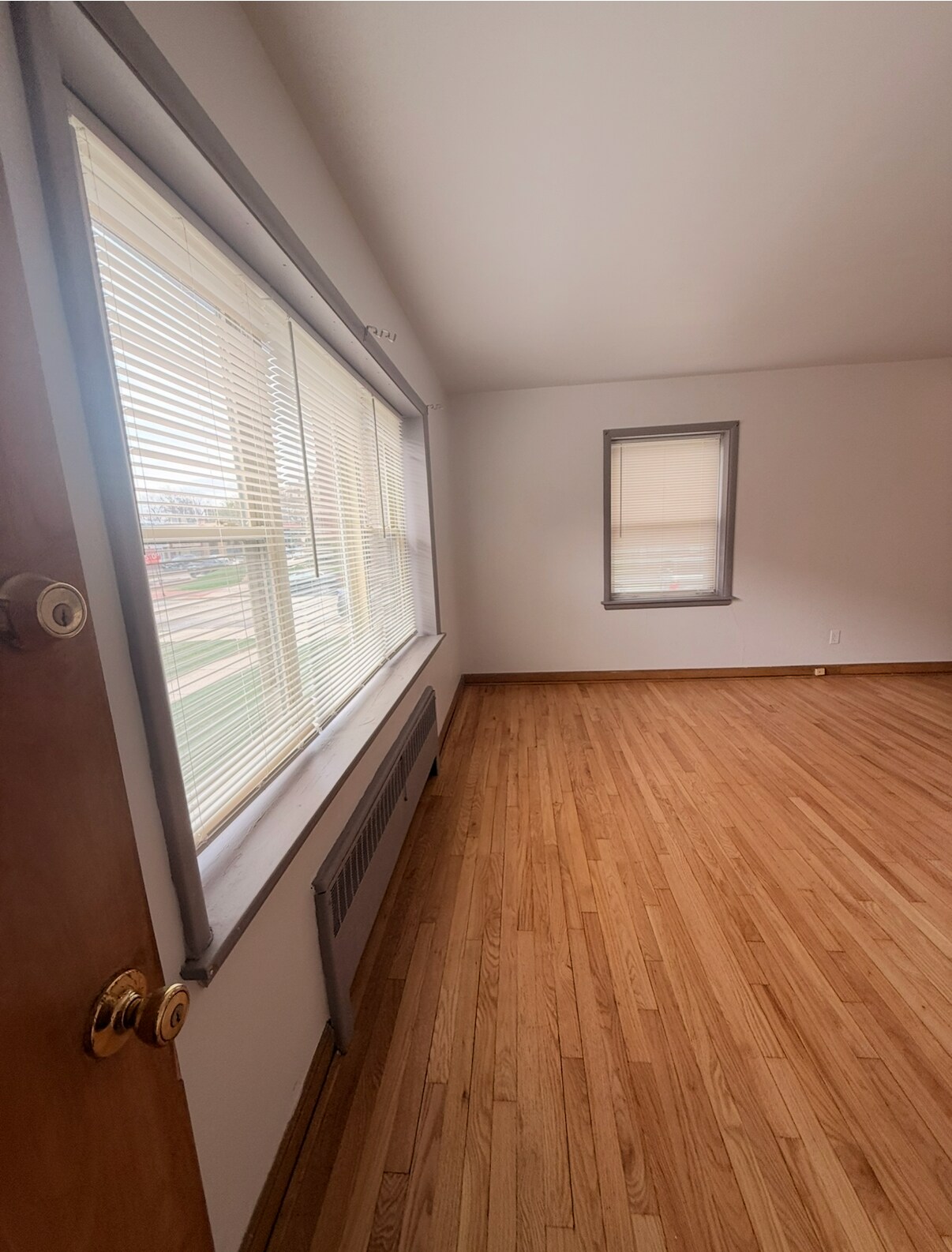 Building Photo - 4006 N Farwell Ave