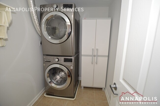 Building Photo - 1117 Primrose Ct