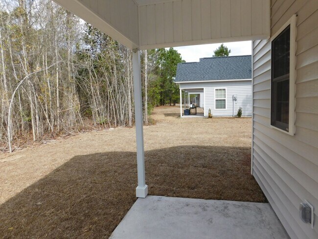 Building Photo - 240 Alexander Wy S