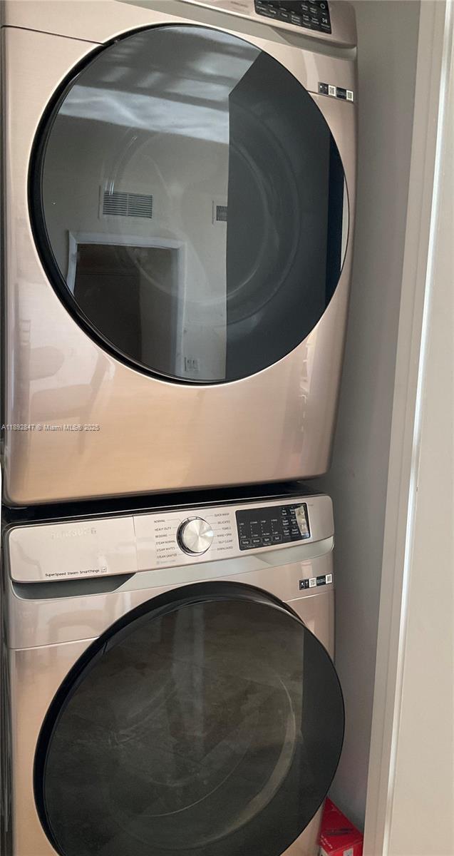 Building Photo - 1800 S Ocean Dr