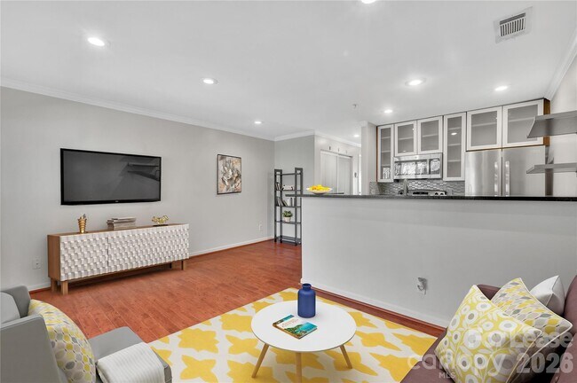 Building Photo - 505 N Graham St