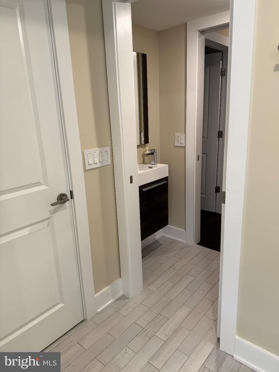 Building Photo - 1651 E Eyre St