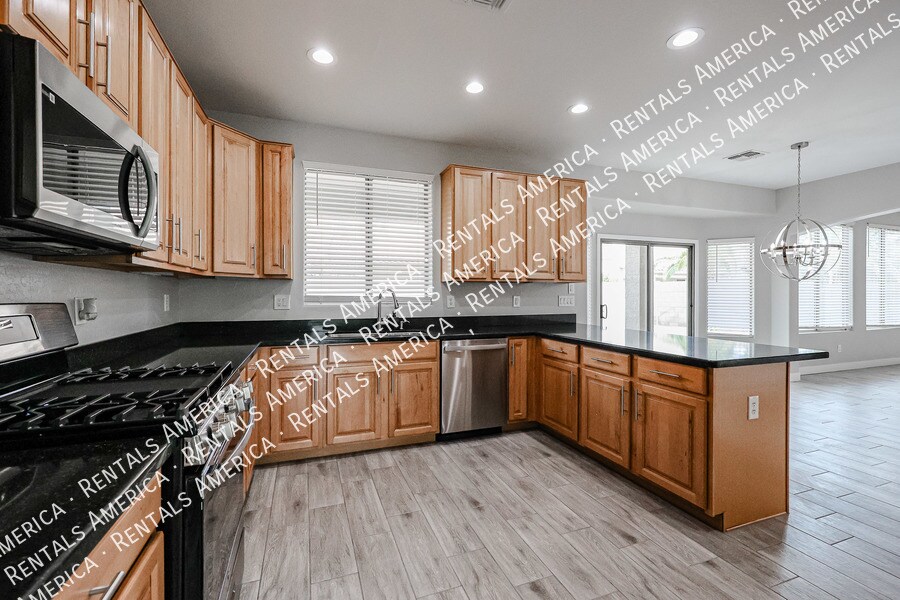 Building Photo - 43232 Wallner Dr