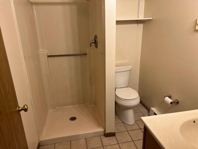 Building Photo - 4790 Sunnybrook Rd