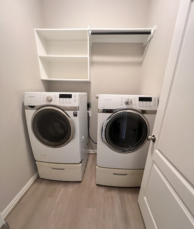 Building Photo - 40547 Berylline Ln.