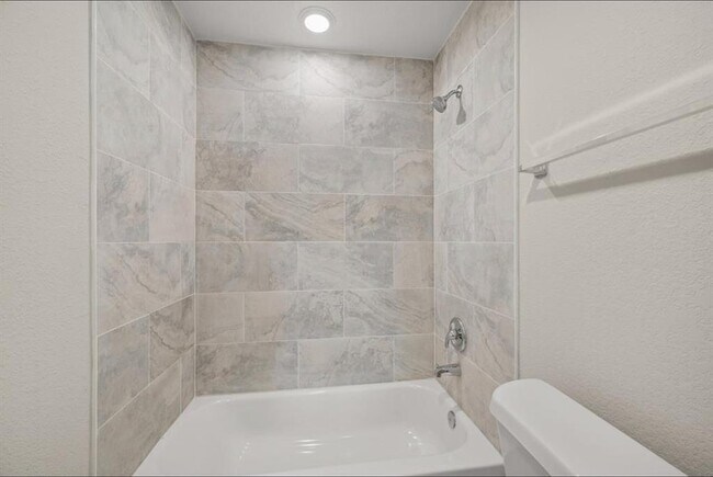 Building Photo - 335 Connecticut St