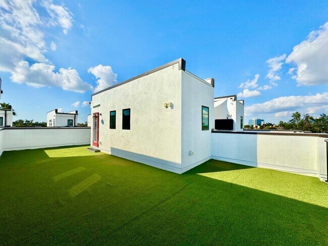 Building Photo - 4215 W North A St