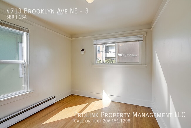 Building Photo - 4713 Brooklyn Ave NE