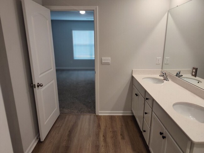 Building Photo - 1514 HERTIAGE CIRCLE SE CULLMAN AL 35055