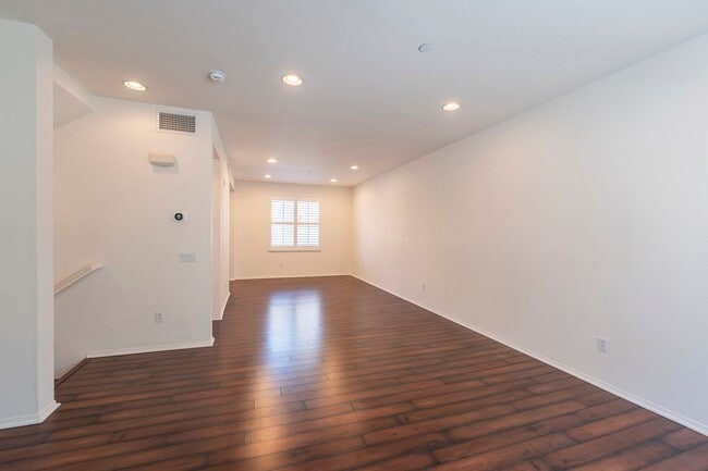 Building Photo - Ocean, #104