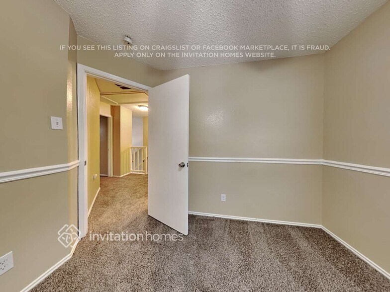 Building Photo - 2207 Bennington Dr