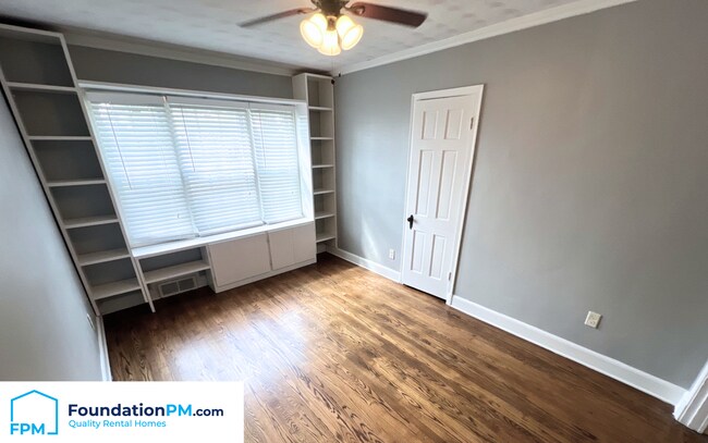 Building Photo - 252 E Edwin Cir