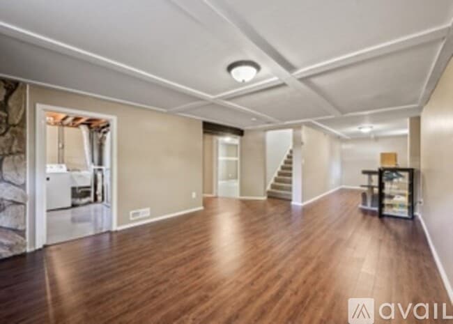 Building Photo - 6601 Jersey Ave N