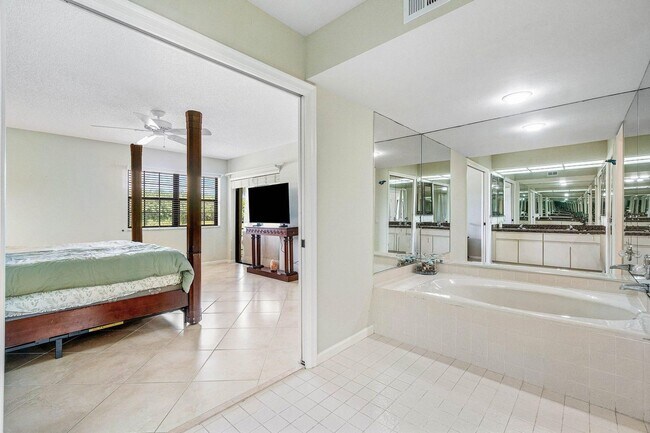Building Photo - 6446 Aspen Glen Cir