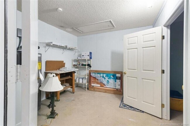 Building Photo - 4004 SW Osprey Creek Way