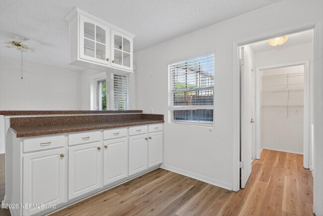 Building Photo - 4814 Windrush Ln