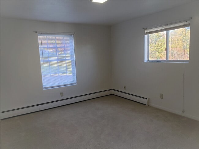 Building Photo - 17 Coventry Rd